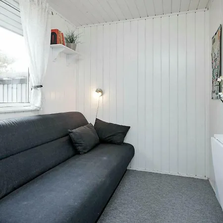 Three-bedroom Holiday In 4 Millinge