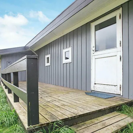 Three-bedroom Holiday In 4